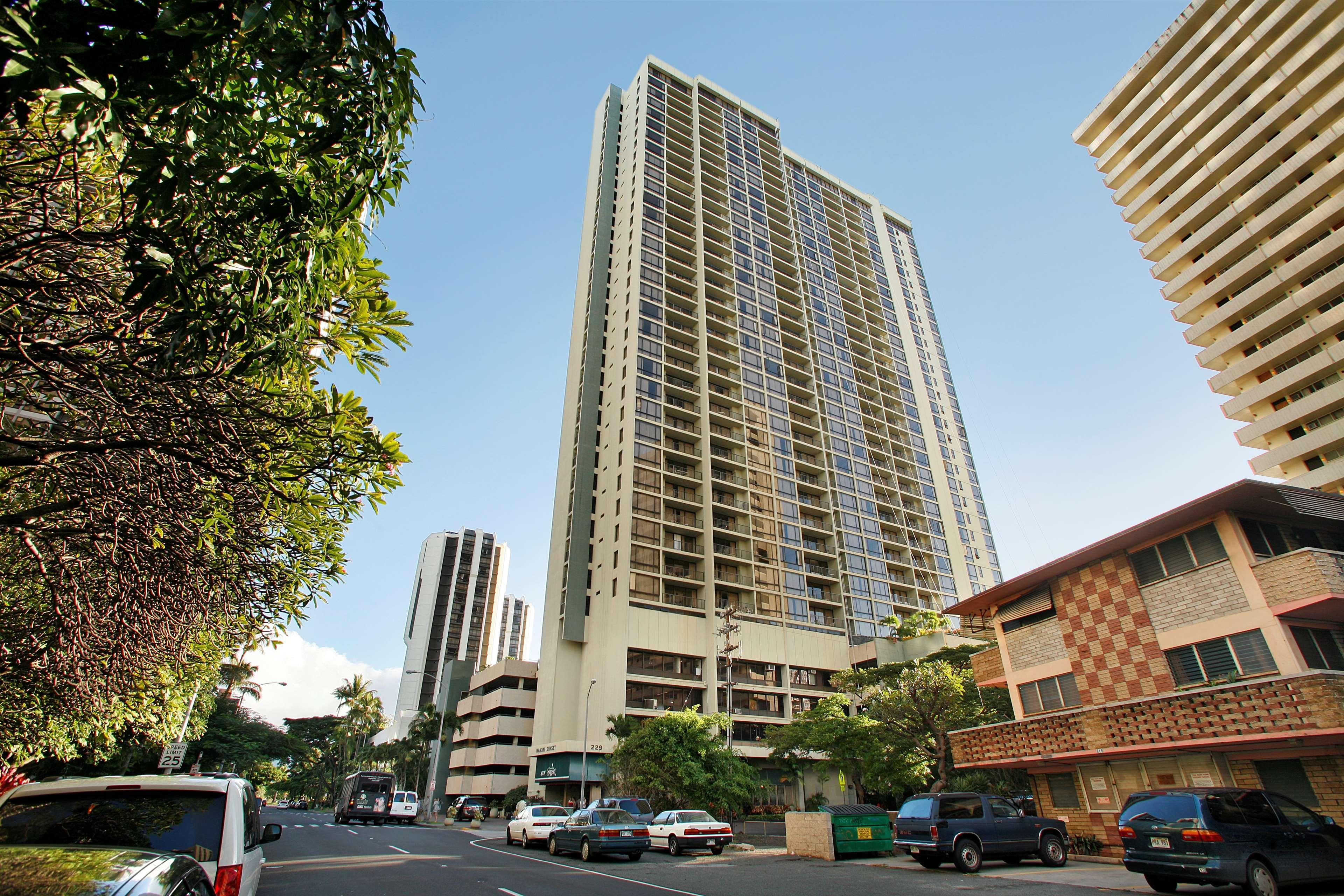 Aston Waikiki Sunset Aparthotel Honolulu Exterior photo