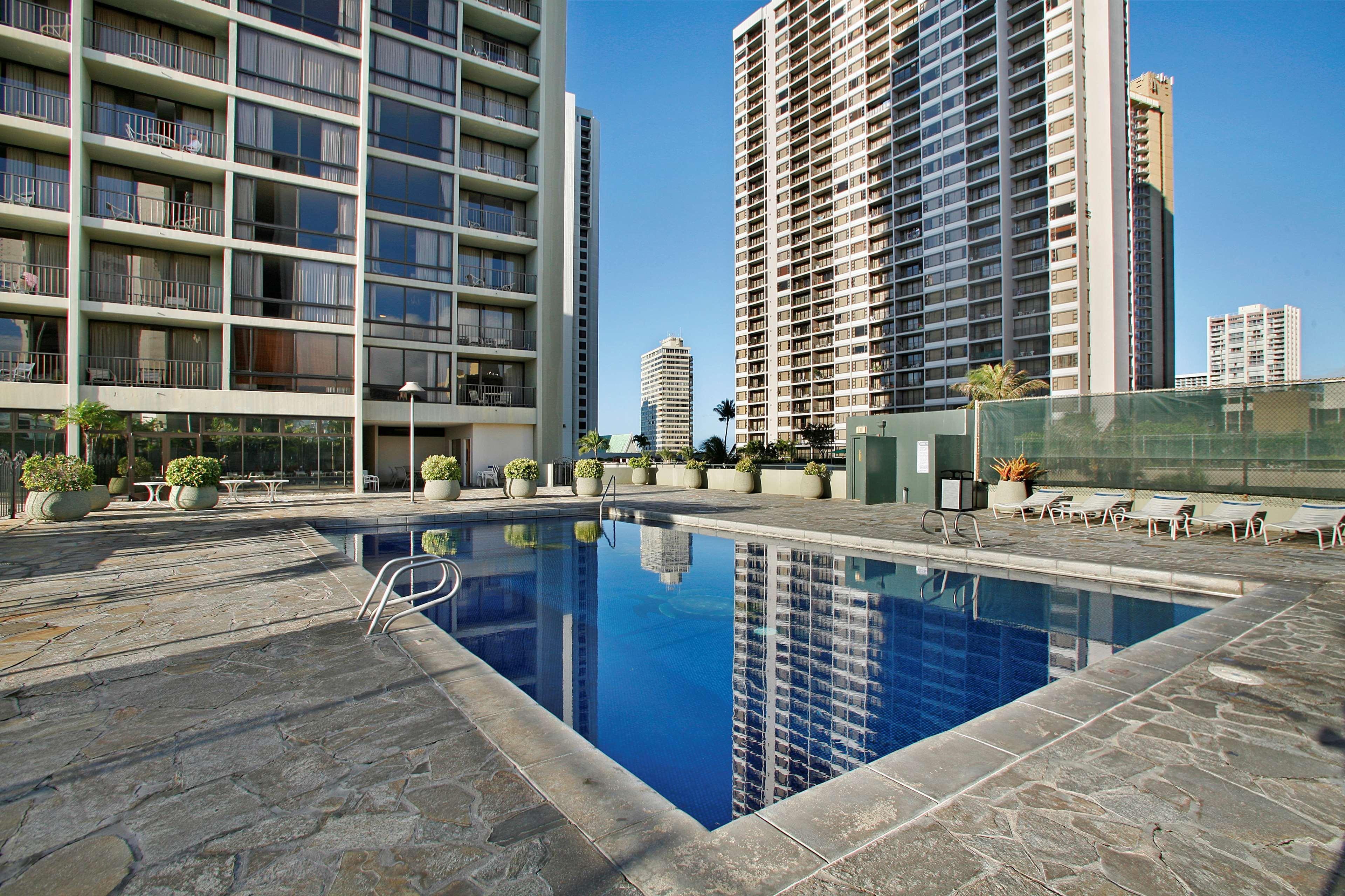 Aston Waikiki Sunset Aparthotel Honolulu Exterior photo