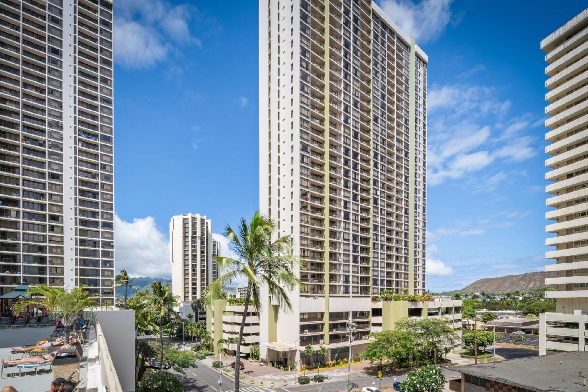 Aston Waikiki Sunset Aparthotel Honolulu Exterior photo